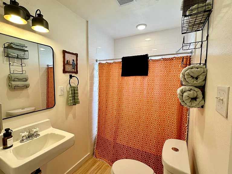 315 N 6th St #6 — Photo 12