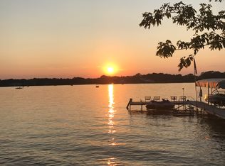 910 Diamond Lake Rd APT 6, Mundelein, IL 60060