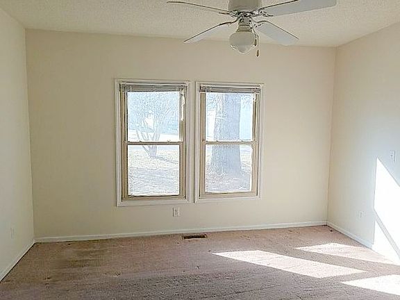 3rd image of 501 N Apple St