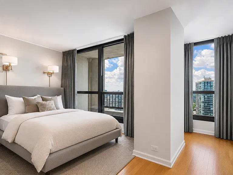 1030 N State St #28M — Photo 4