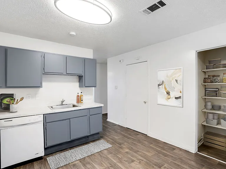 Hampton Ridge Apartments — Photo 3
