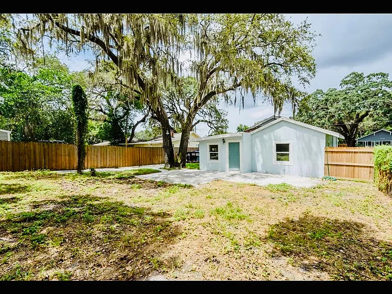 1305 E Osborne Ave — Photo 18