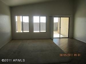5th image of 15713 N Poppy St