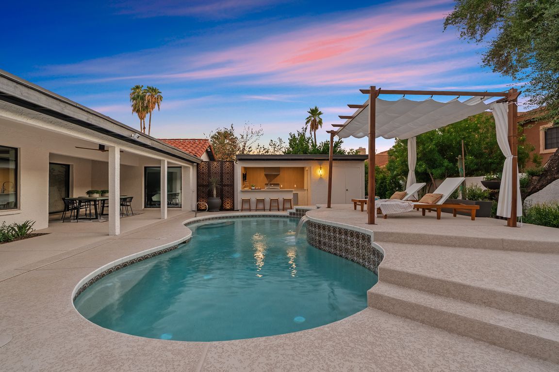 next background image