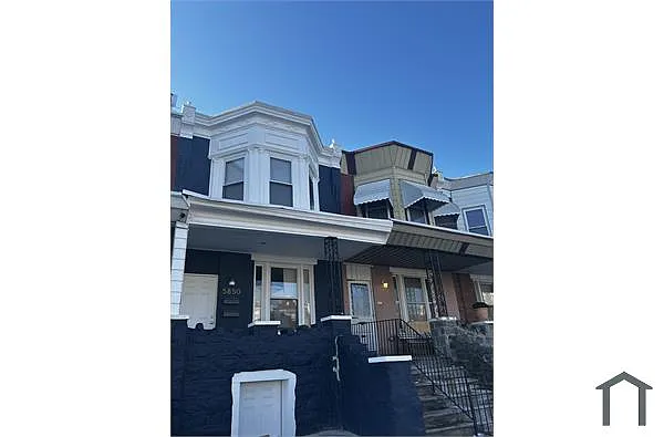 Building Photo - 5850 Chestnut St #2