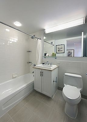 4th image of 317 W 61st St #6L