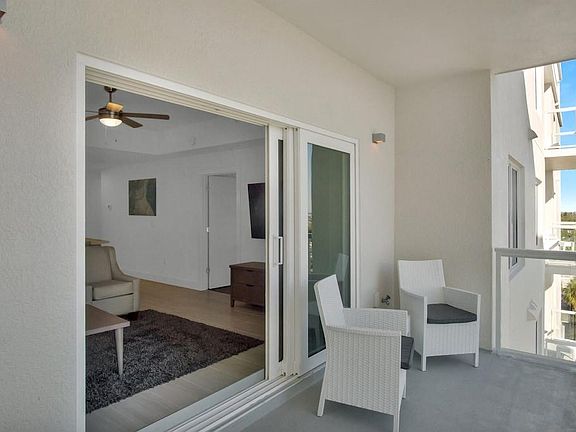 4th image of 24 Avalon St #501