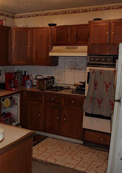 2nd image of 7527 Jalna St