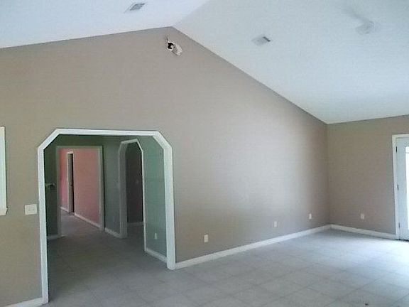 5th image of 122 Blackberry Rd