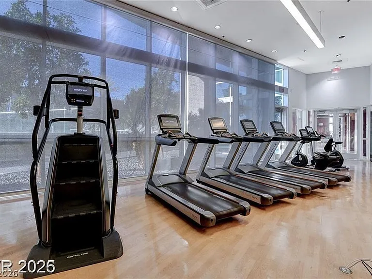 4525 Dean Martin Dr #511 — Photo 34