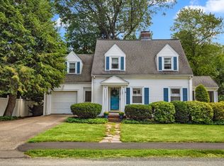 27 Concord St, Needham, MA 02494