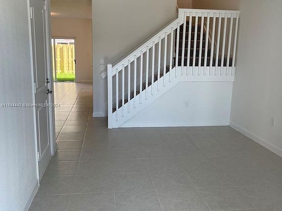 4th image of 2647 SE 11th St #2647