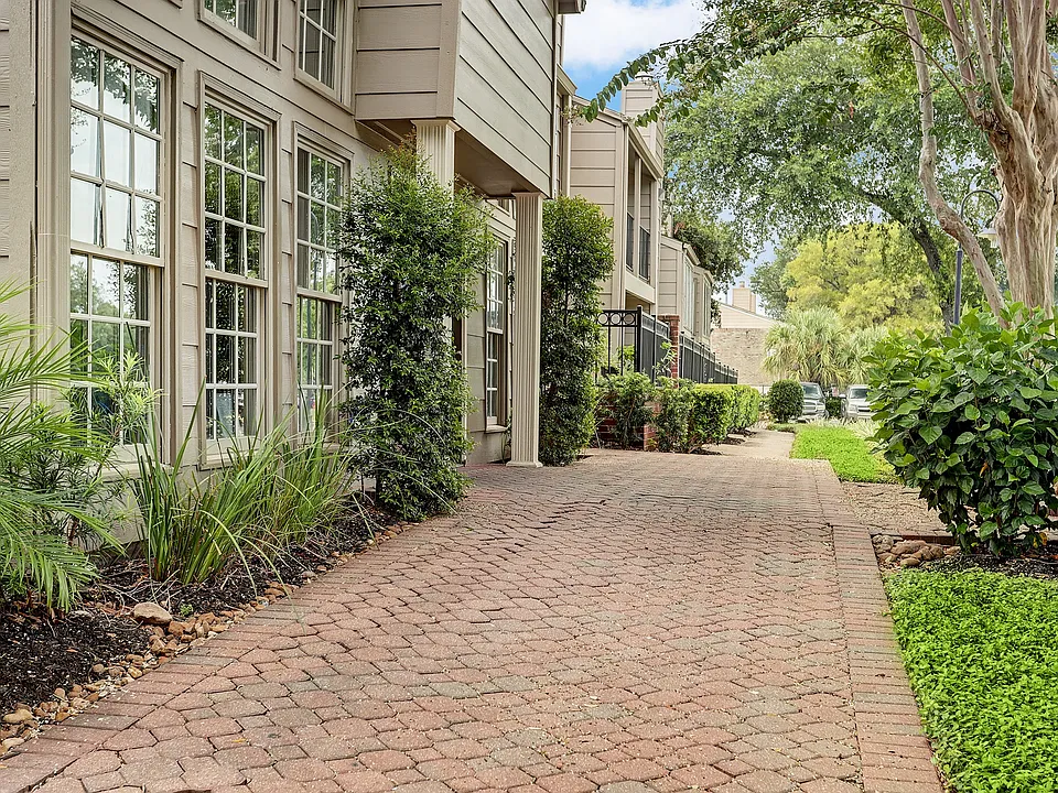 Woodlake Meadows