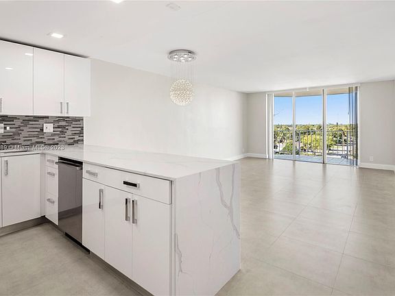 3rd image of 16740 NE 9th Ave APT 509
