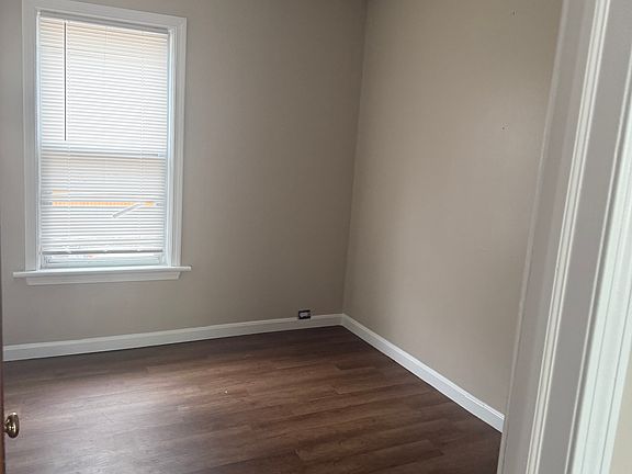 4th image of 163 Holly St #1