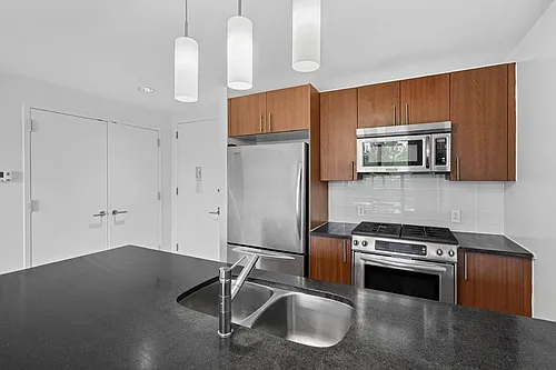 3260 Henry Hudson Pkwy E #4F Photo 1