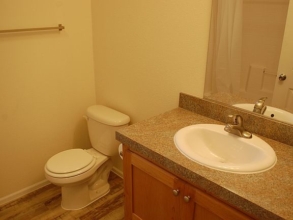 5th image of 4450 35th Dr SE Unit 3