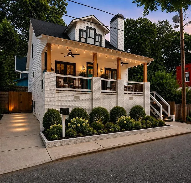 3 bed, 2.0 bath, 1859 sqft, $3,900 — Photo 1