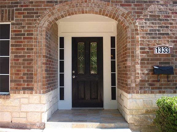4th image of 1333 Colony Dr