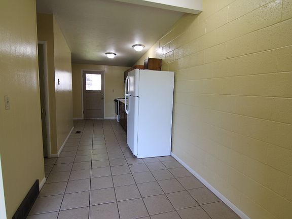 3rd image of 846 Garfield St