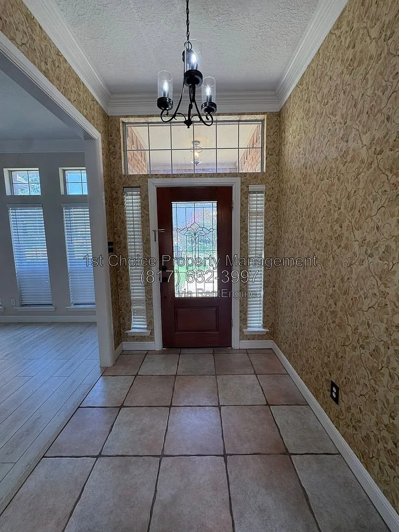 4 bed, 2.0 bath, 2738 sqft, $3,795 — Photo 3