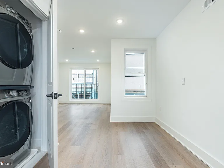2252 N Front St #2 — Photo 10
