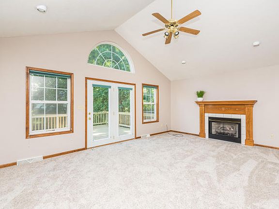 4th image of 2419 Stratford Dr