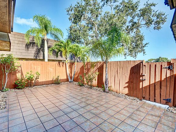 3rd image of 6391 SE Windsong Ln
