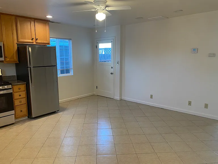 415 Cherry Ave — Photo 3