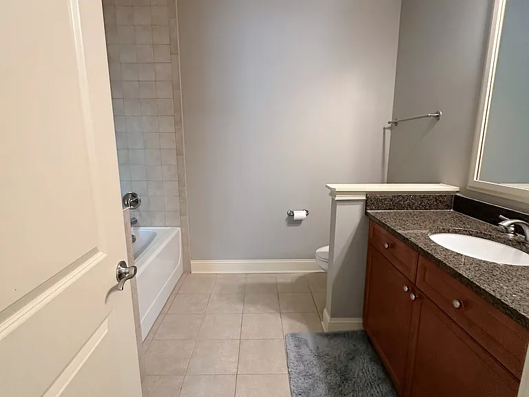 712 Perimeter Walk — Photo 12