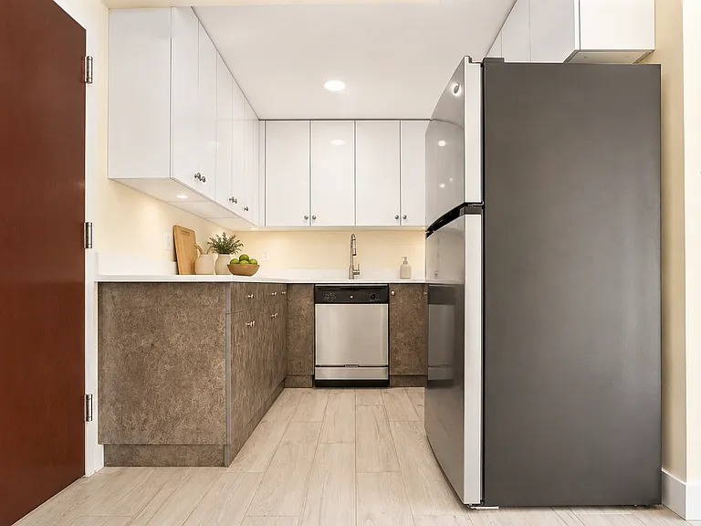 1079 Lafayette Ave #304 — Photo 8