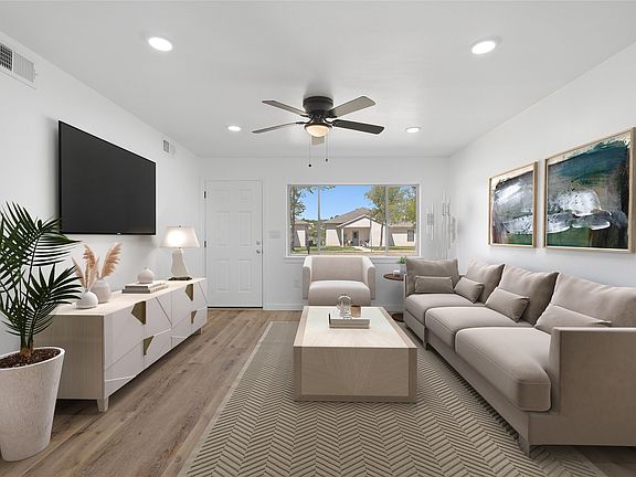3rd image of 204 S Lillis Ln