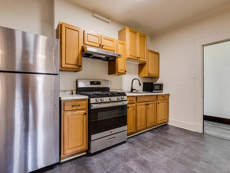 609 E Warrington Ave #1 — Photo 3