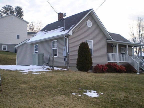 2nd image of 490 N 22nd St