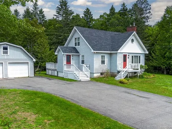 85 Quispamsis Rd, Quispamsis, NB E2E 1P1