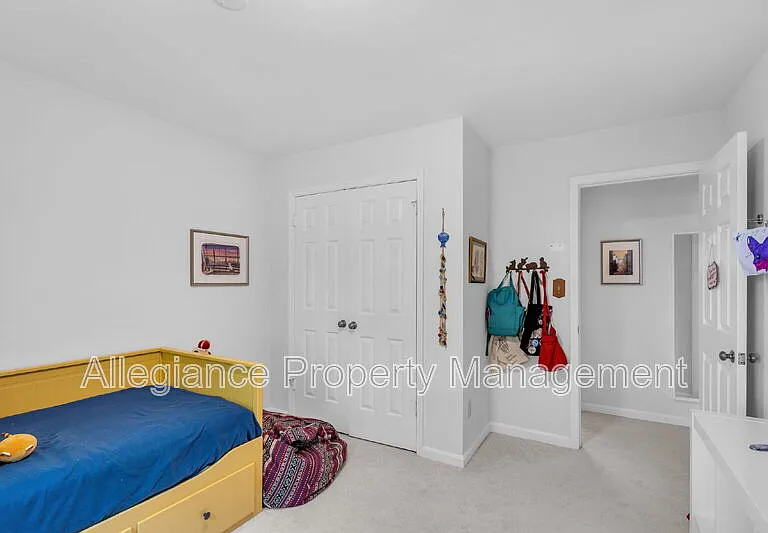 6861 Williamsburg Pond Ct — Photo 24