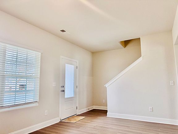 5th image of 515 Southwick Pl