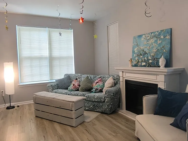 1180 Grace Hill Dr — Photo 6