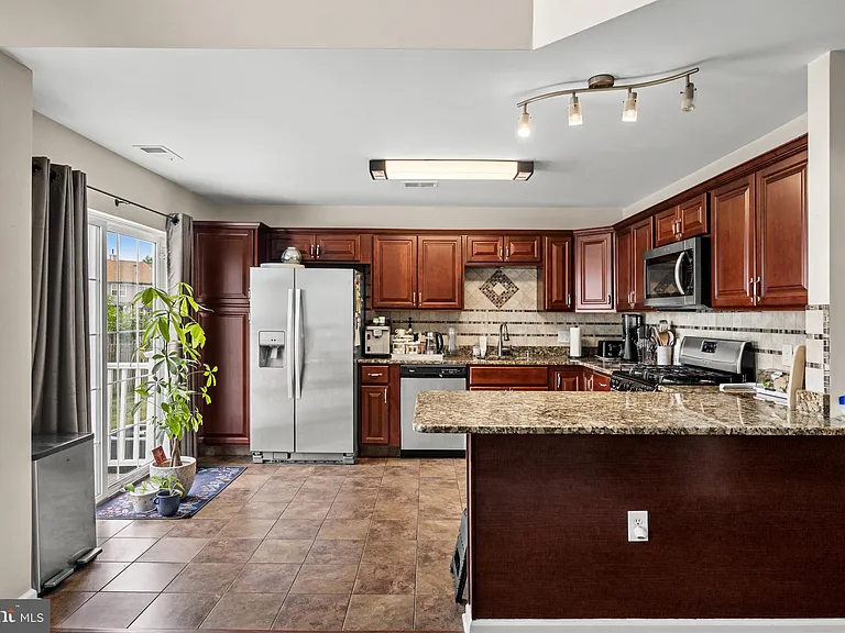 108 Tattersall Dr — Photo 13