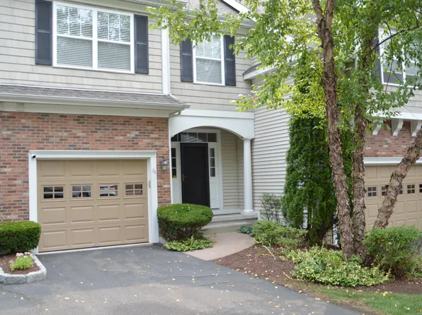 28 Goodwin Circle #28, Hartford, CT 06105