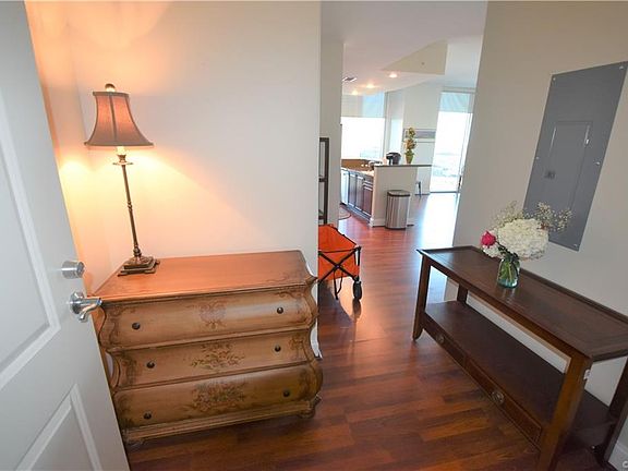 2nd image of 301 Virginia St #U1713