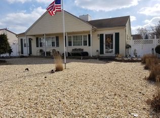 606 Innkeeper Ln, Toms River, NJ 08753