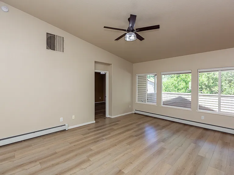 528 Park Ridge Ct — Photo 26