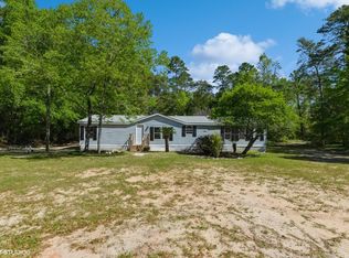 419 Sycamore Dr, Freeport, FL 32439