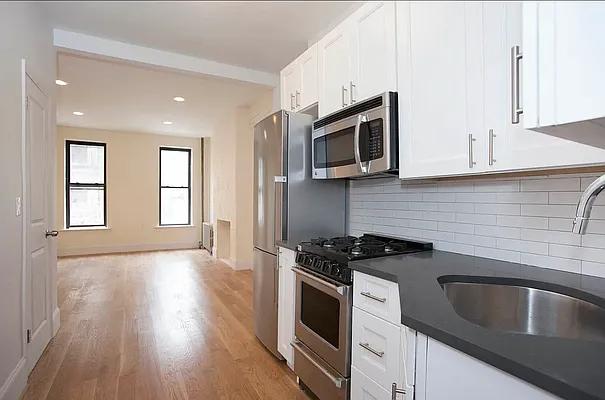 Rented by Weinstein Realty Group | media 6