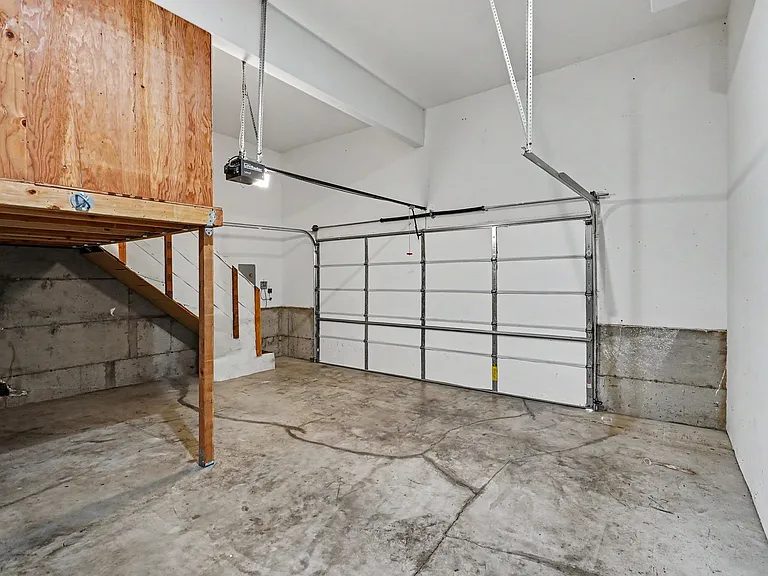 2495 Benjamin Ave NW — Photo 15