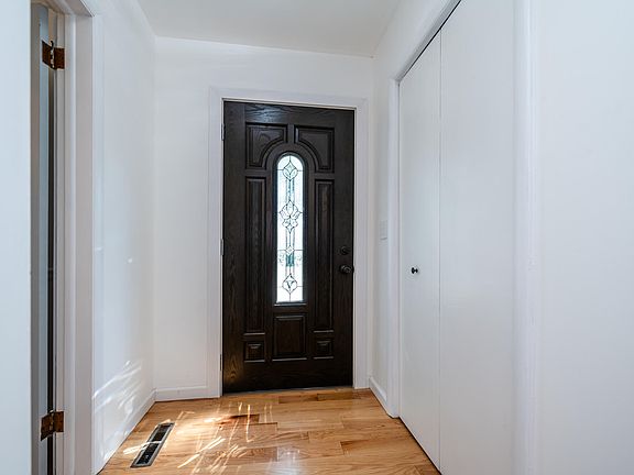 4th image of 547 Archer Ave