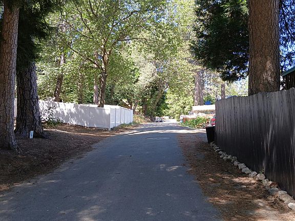 4th image of 22914 Alder Ln
