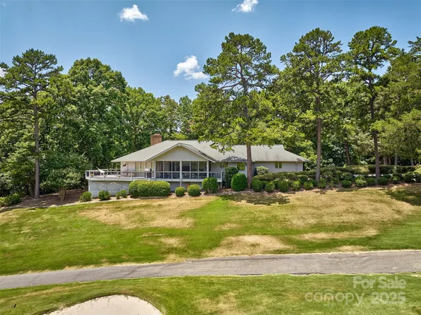 17 Heritage Dr, Lake Wylie, SC 29710