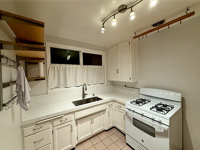 4862 Oliva Ave — Photo 7